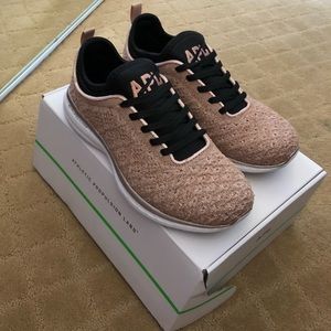 women's techloom phantom shoe rose gold